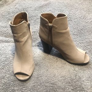 Qupid open toe booties